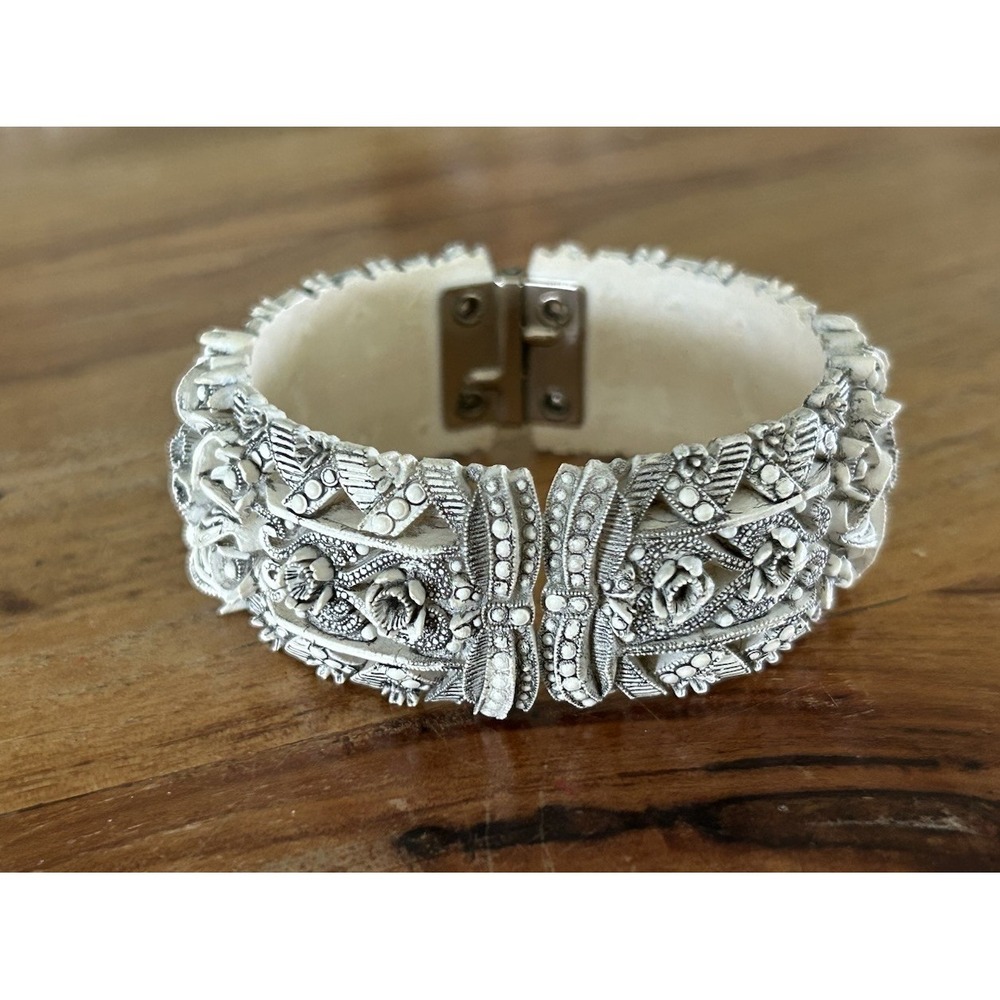 Vintage Carved Cellaloid Black & White Flower Clamper Bangle